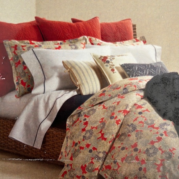 Polo Ralph Lauren
Remy Floral Comforter , queen - Picture 4 of 6